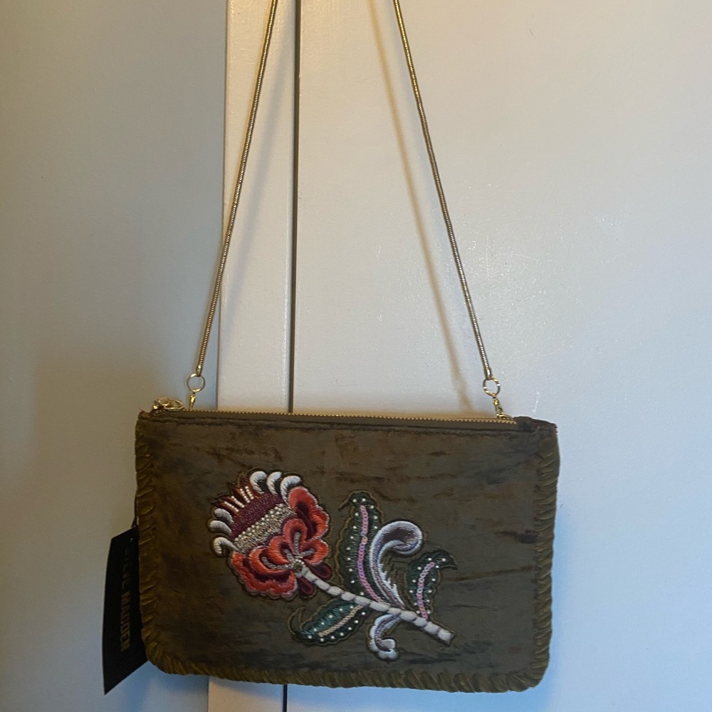 NEW with Tags Orchid Crushed Velvet Clutch Xbody
*Reasonable offers considered
